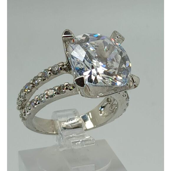Vintage Ring Size 7 Silver Tone White Gold GP CZ Diamond Cocktail - Picture 1 of 10
